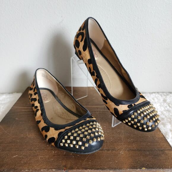 Me Too Leopard Krave with Studded Flats in Gold/Black Women's Size 6M - Picture 1 of 11